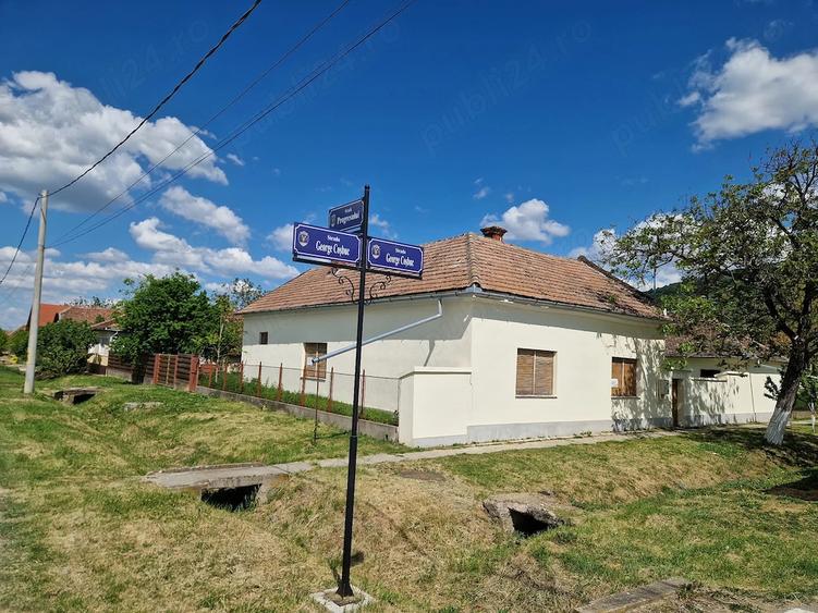 Casă cu Teren 2973 Mp în Șiria