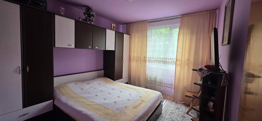 Apartament cu 2 camere decomandat în Moldoveni