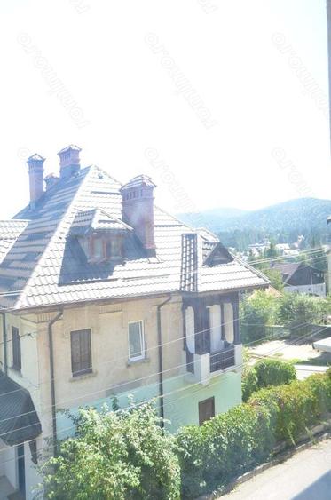 Apartament cu 2 camere decomandat în Predeal