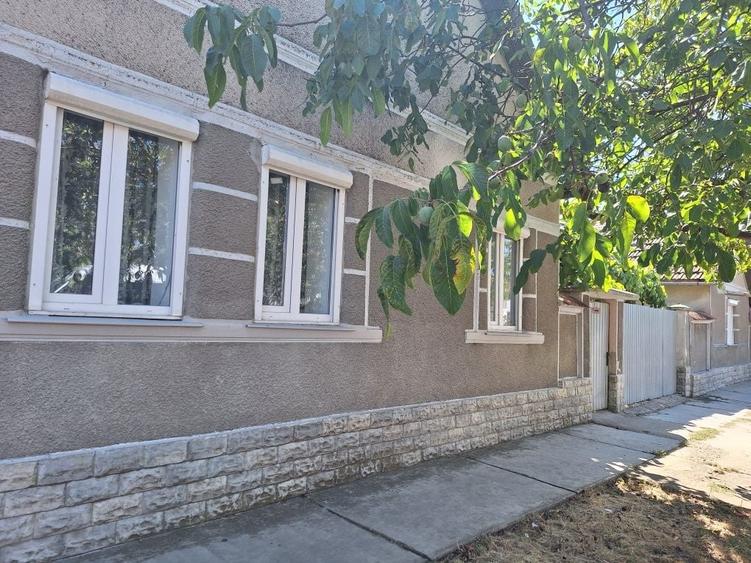 Casă cu 3 camere în Bârzești