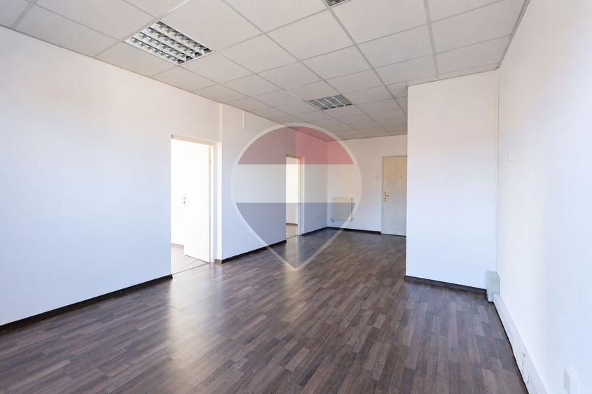 Birou, de 40 mp, în Central