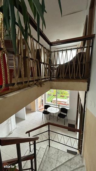 Casă cu 9 camere cu Teren 350 Mp în Sânmartin