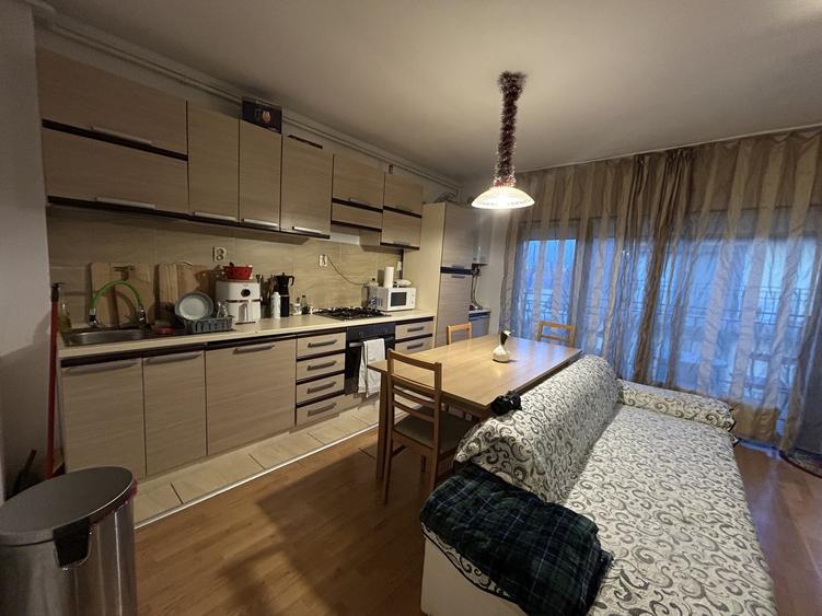 Apartament cu 2 camere semidecomandat, mobilat în Florești — fotografia 1