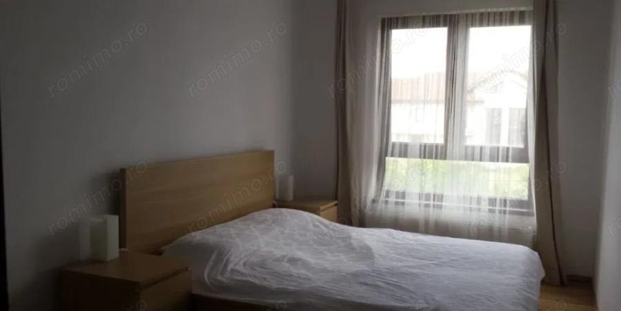 Apartament cu 3 camere semidecomandat în Girocului