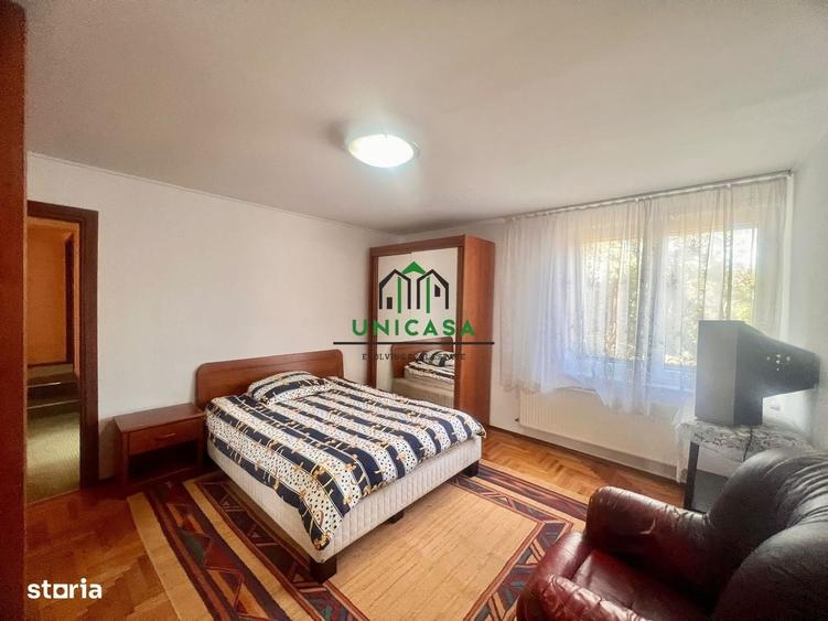 Casă cu 4 camere în Poenari