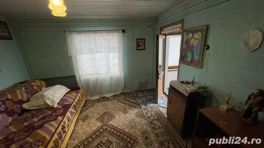 Casă cu 5 camere cu Teren 1347 Mp în Odaia Manolache