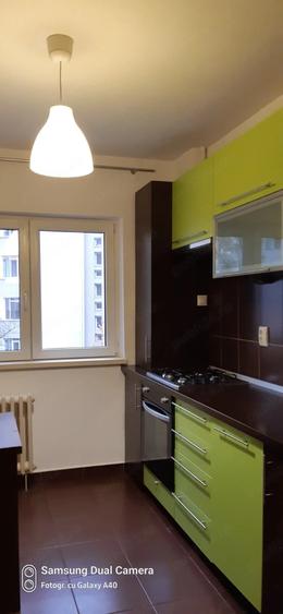 Apartament cu 2 camere decomandat, mobilat în Titan