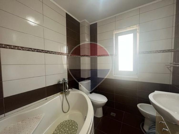 Duplex cu 4 camere cu Teren 350 Mp în Țiglari