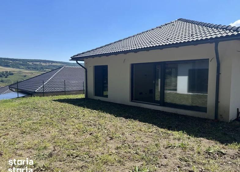 Casă cu 4 camere cu Teren 500 Mp în Baciu