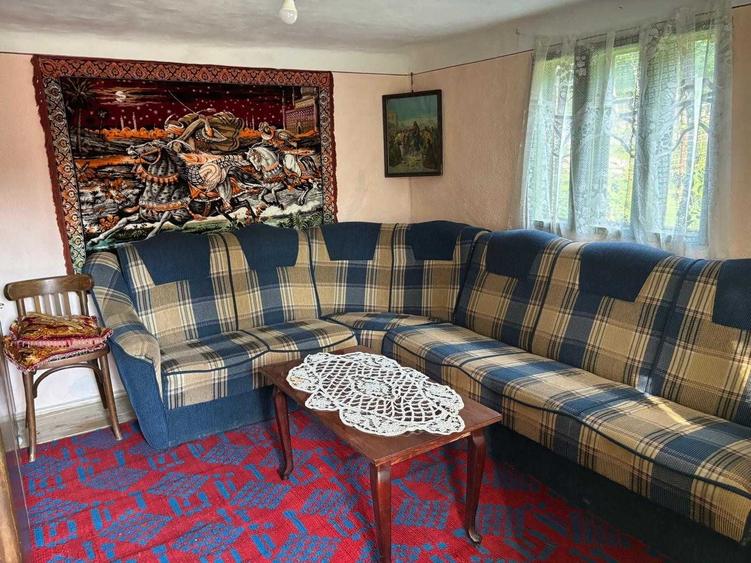 Casă cu 4 camere în Priboaia