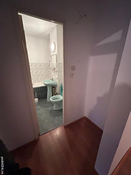 Apartament cu 3 camere decomandat în Petros