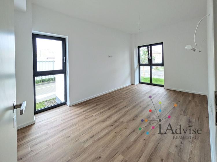 Apartament cu 3 camere decomandat în Tractorul