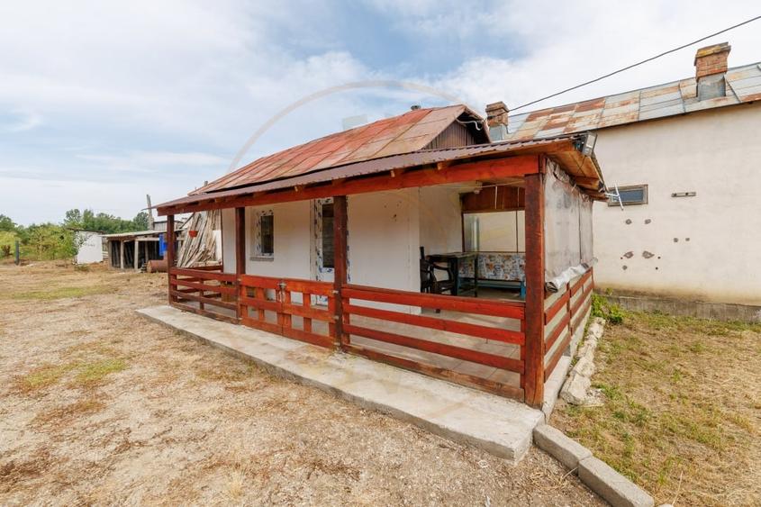 Casă individuală cu 1 camere cu Canalizare în Lunca Corbului