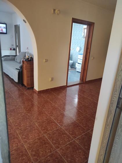 Casă individuală cu 4 camere cu Canalizare în Central