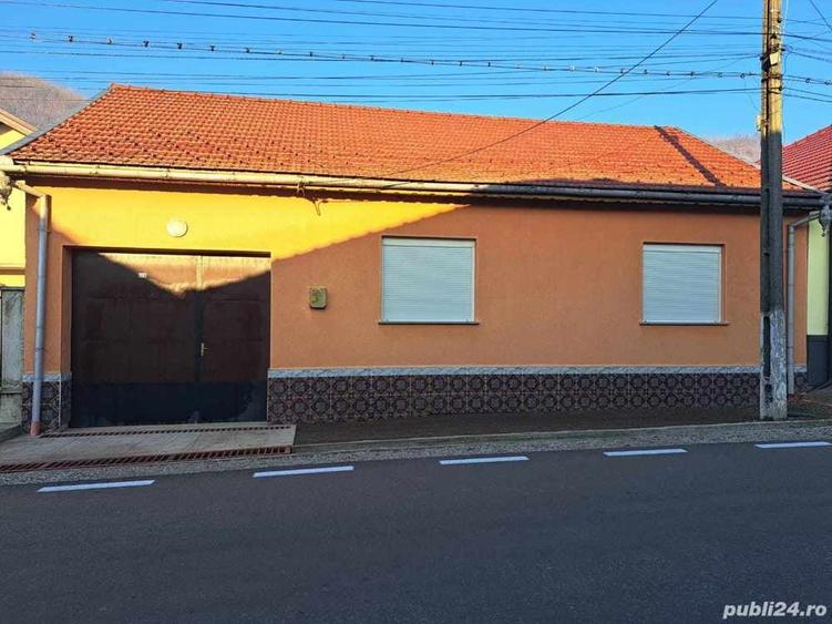 Casă cu 3 camere cu Teren 200 Mp în Carașova
