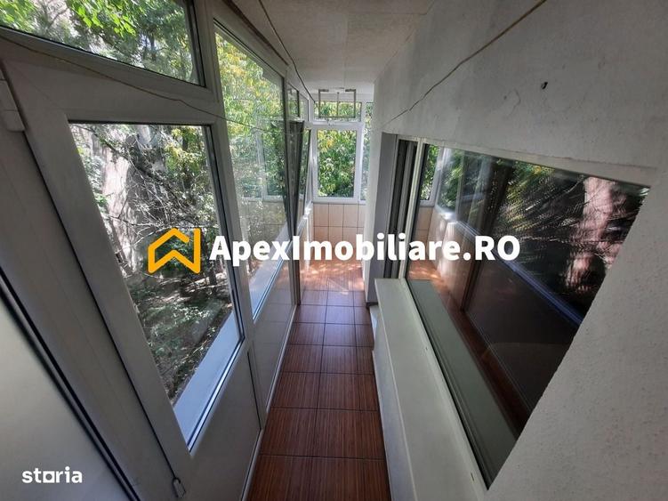Garsonieră decomandată în Central