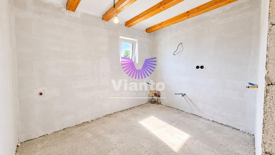 Casă individuală cu 5 camere cu Canalizare în Cornățel