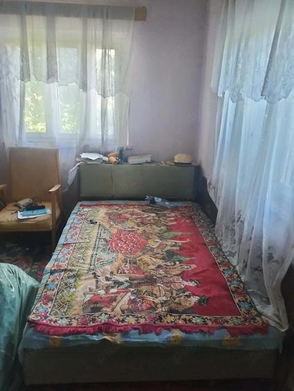 Casă cu Teren 1263 Mp în Vâlcele