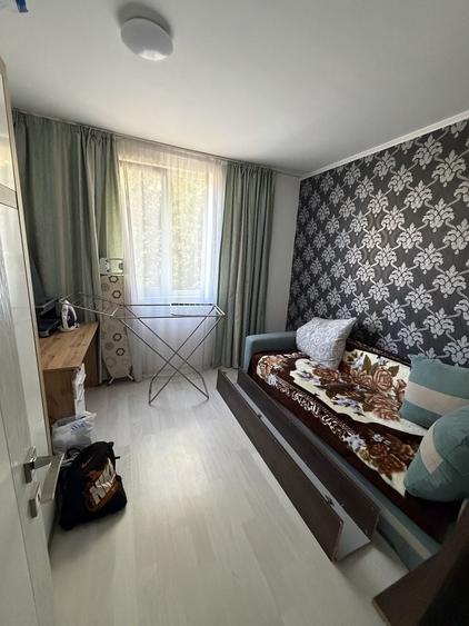 Apartament cu 3 camere decomandat în Rogerius