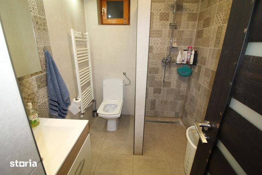 Casă cu 5 camere cu Teren 8610 Mp în Pestișu Mic