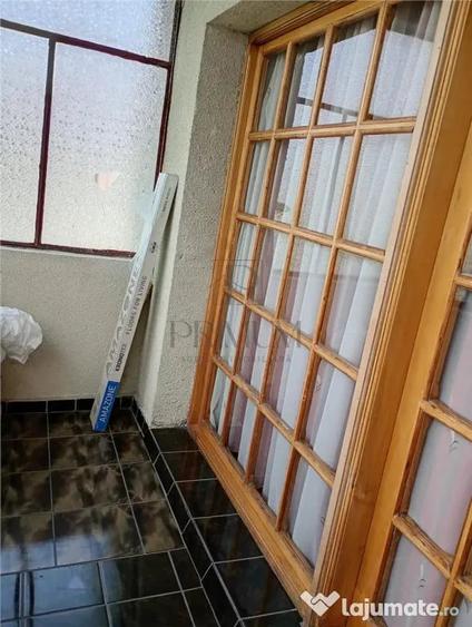 Apartament cu 3 camere decomandat în Bucovina