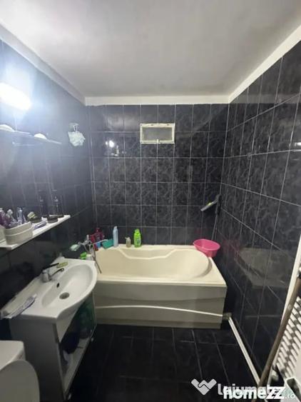Apartament cu 4 camere decomandat în Inel I