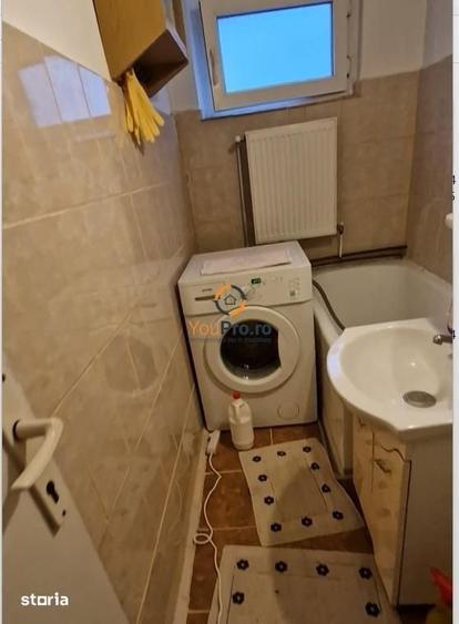 Apartament cu 3 camere semidecomandat în Girocului