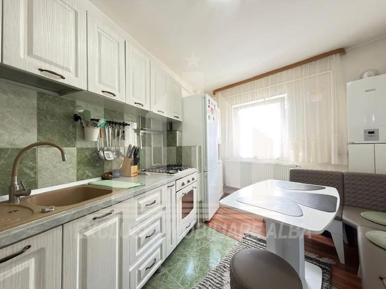 Apartament cu 2 camere decomandat, mobilat în Cetate