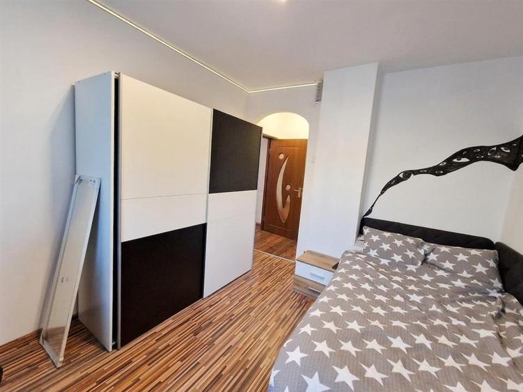 Apartament cu 3 camere semidecomandat în Cantemir