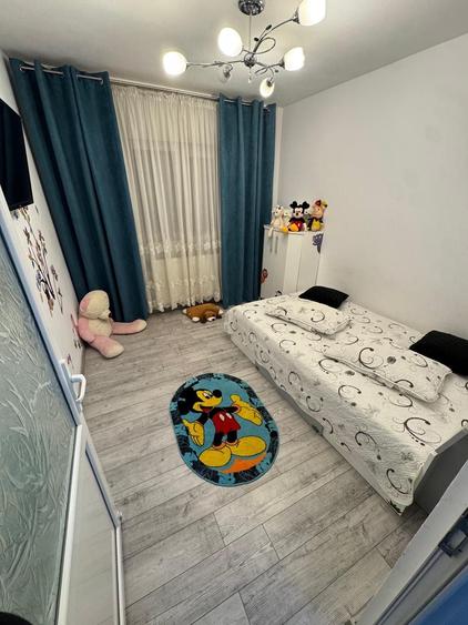 Apartament cu 4 camere decomandat în Central