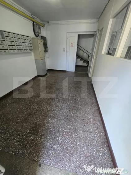 Apartament cu 3 camere decomandat în Micro 4