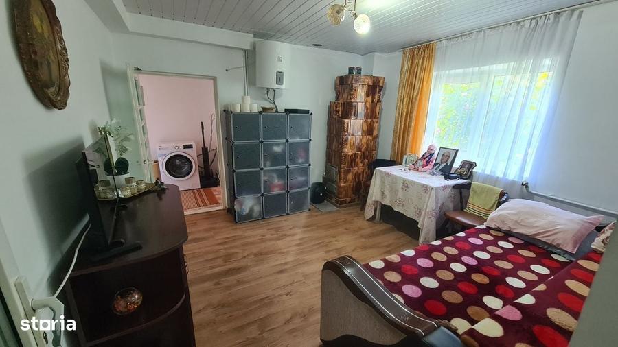 Casă cu 4 camere în Slămnești