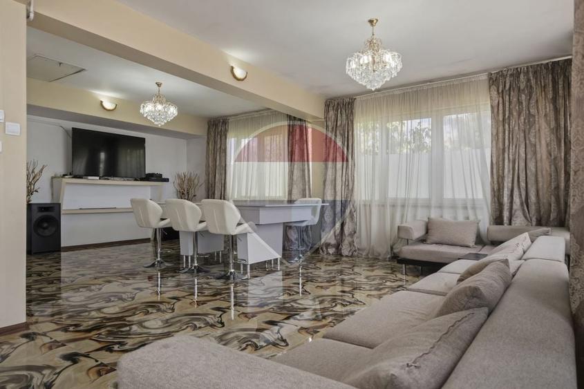 Casă individuală cu 14 camere cu Teren 457 Mp în Rahova