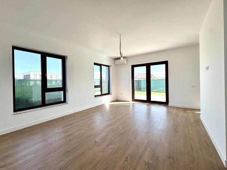 Duplex cu 5 camere cu Canalizare în Dumbrăvița