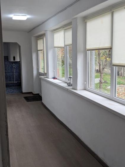 Casă individuală cu 3 camere cu Canalizare în Fărcașele