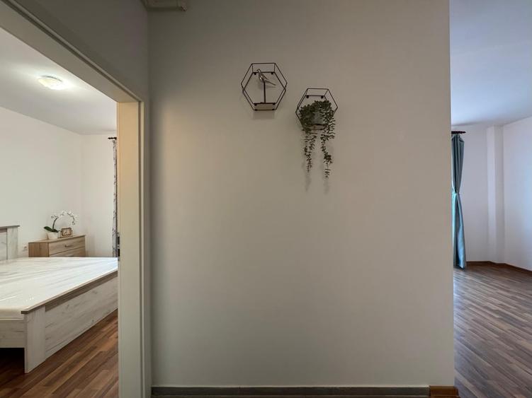 Apartament cu 2 camere decomandat, mobilat în Dumbrăvița