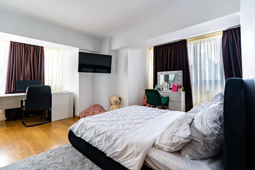 Apartament cu 4 camere decomandat în Ultracentral