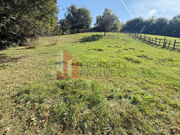 Teren Construcții intravilan de 1300 mp, în Bran
