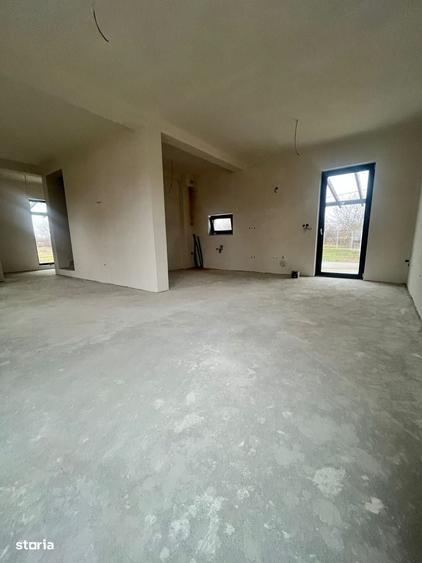 Casă cu 3 camere în Bercu Roșu