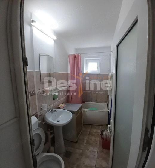 Apartament cu 2 camere semidecomandat, mobilat în Casa de Cultură