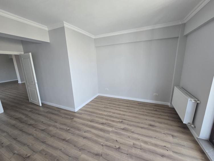 Apartament cu 2 camere semidecomandat în Dămăroaia