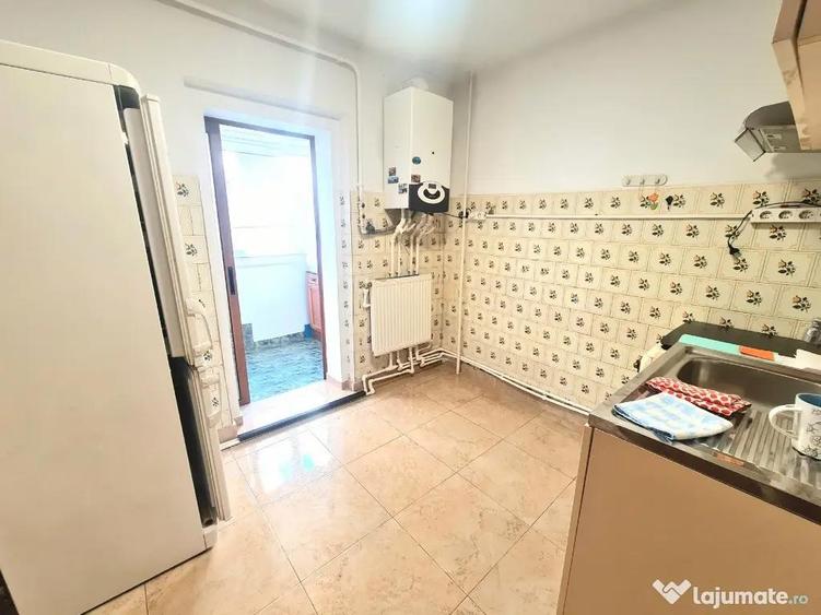 Apartament cu 3 camere decomandat în Dorobanți