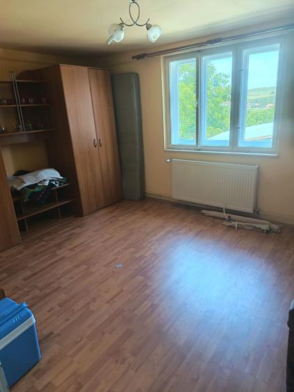 Casă cu 4 camere în Tureni