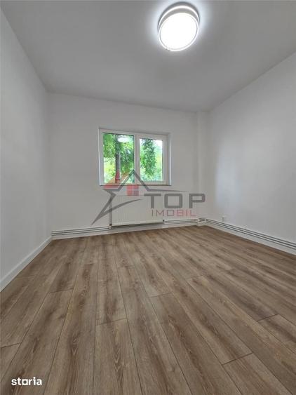 Apartament cu 3 camere decomandat în Dacia
