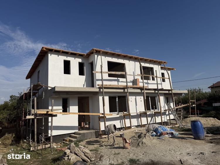 Casă cu 5 camere cu Teren 300 Mp în Cornetu