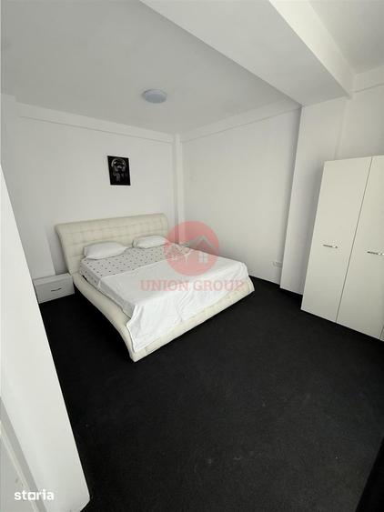 Apartament cu 5 camere decomandat în Central