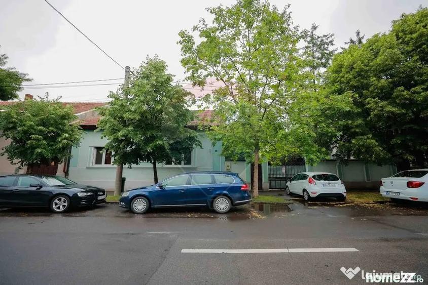 Casă cu 5 camere cu Teren 340 Mp în Ultracentral