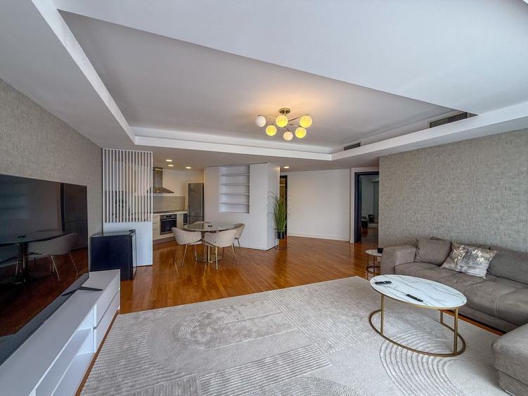 Apartament cu 3 camere semidecomandat în Herăstrău