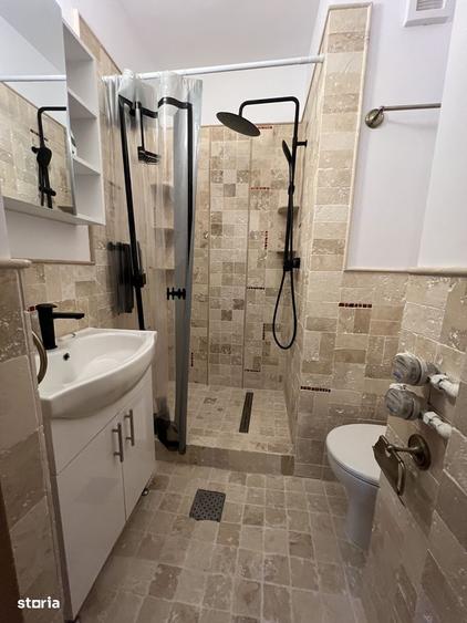 Apartament cu 3 camere în Regina Elisabeta