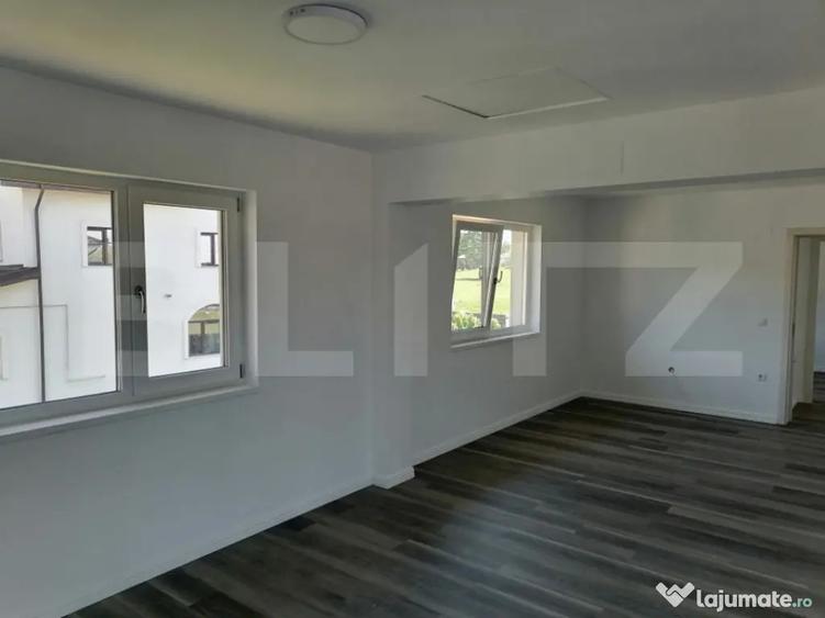 Casă cu 7 camere cu Teren 488 Mp în Valea